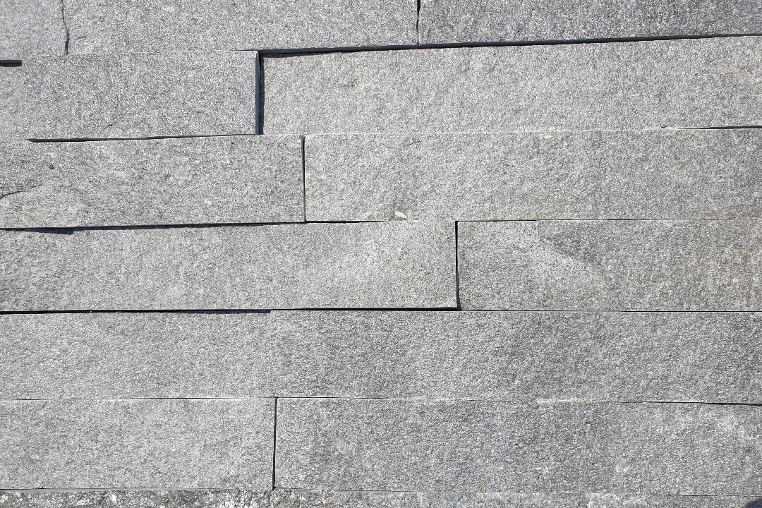 Ezüst Kvarcit 7 cm széles Kőburkolat