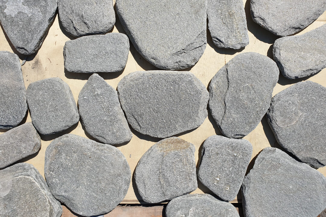 Ezüst Kvarcit Tipegő 3-5 cm vastag