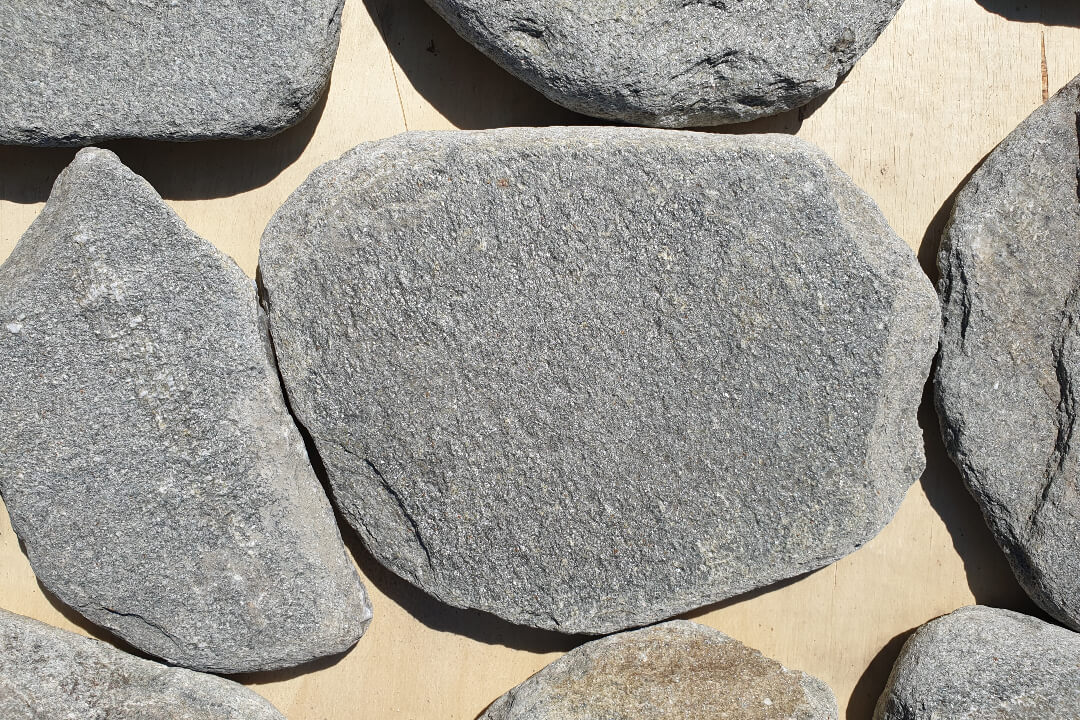 Ezüst Kvarcit Tipegő 3-5 cm vastag