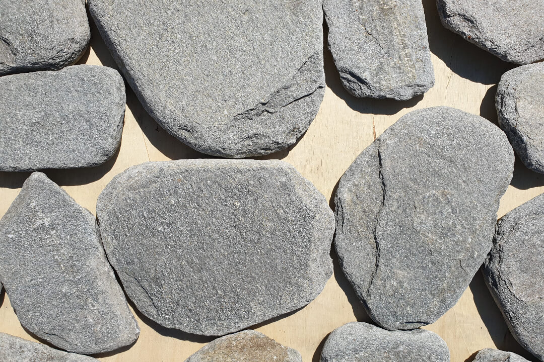 Ezüst Kvarcit Tipegő 3-5 cm vastag