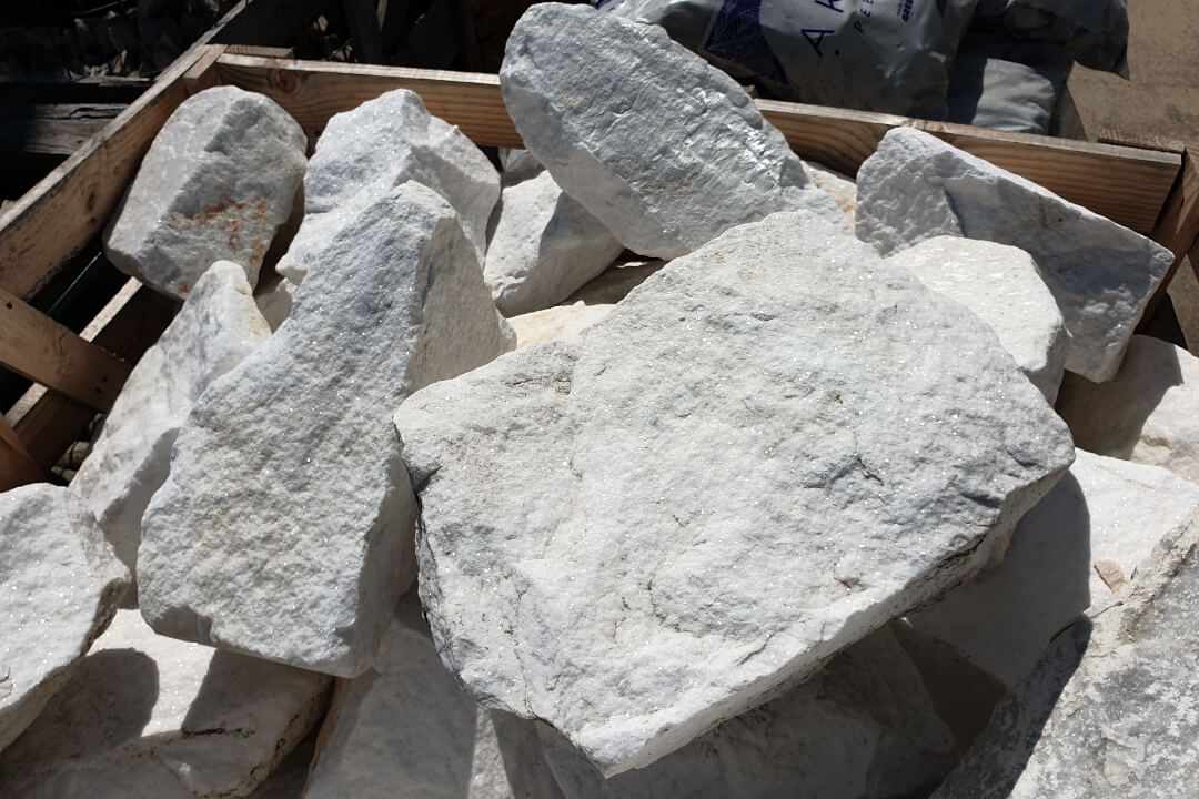 Crystal White Thassosi Hófehér Márványszikla 20-40 cm