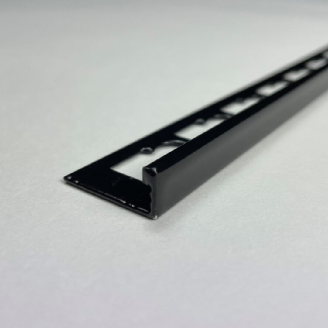 ViarProfil AL10R9005 "L" Szögletes Porfestett Fekete Alumínium Élvédő (10 mm) 2.7 m